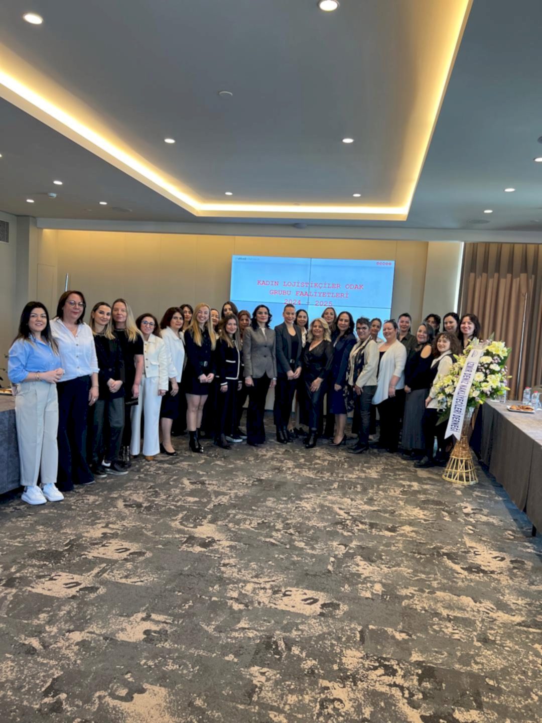 UTİKAD Kadın Lojistikçiler Odak Grubu İzmir Buluşması 04.03.2025