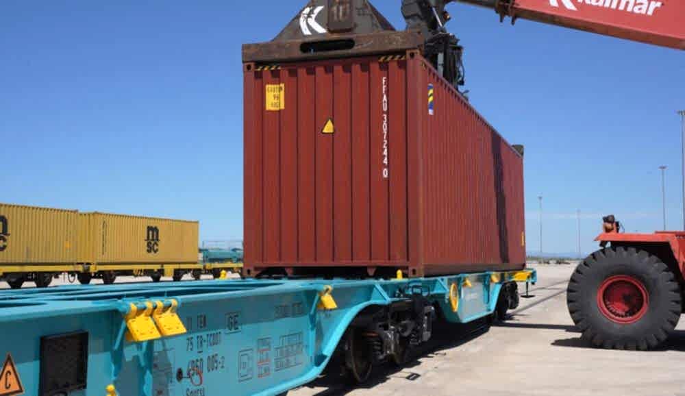 127 YENİ NESİL MİLLİ YÜK VAGONU RAYLARA İNDİRİLDİ