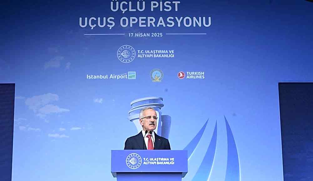 İSTANBUL HAVALİMANI’NDAN ÜÇ UÇAK AYNI ANDA HAVALANDI