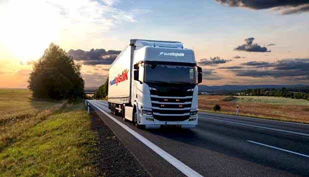 SÜRAT LOJİSTİK, 24 BİN TON YÜKÜ 19 SAATTE İNDİREREK PERFORMANS REKORU KIRDI