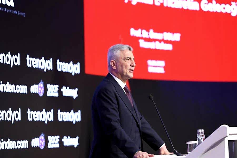  TİCARET BAKANI BOLAT 'YAPAY ZEKA ÇAĞINDA E-TİCARETİN GELECEĞİ' ZİRVESİNİN AÇILIŞINDA KONUŞTU