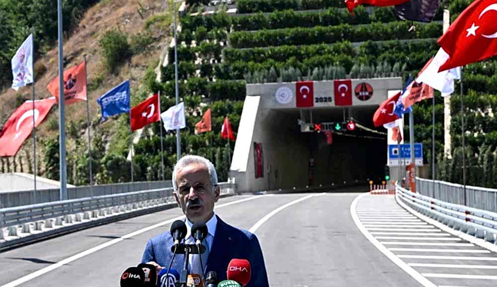 TÜRKİYE'NİN EN ZORLU TÜNELLERİNDEN DOĞANCI TRAFİĞE AÇILDI