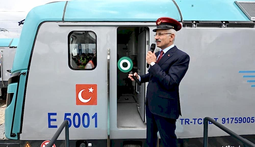 YENİ NESİL DEMİRYOLU ARAÇLARI HİZMETE HAZIR